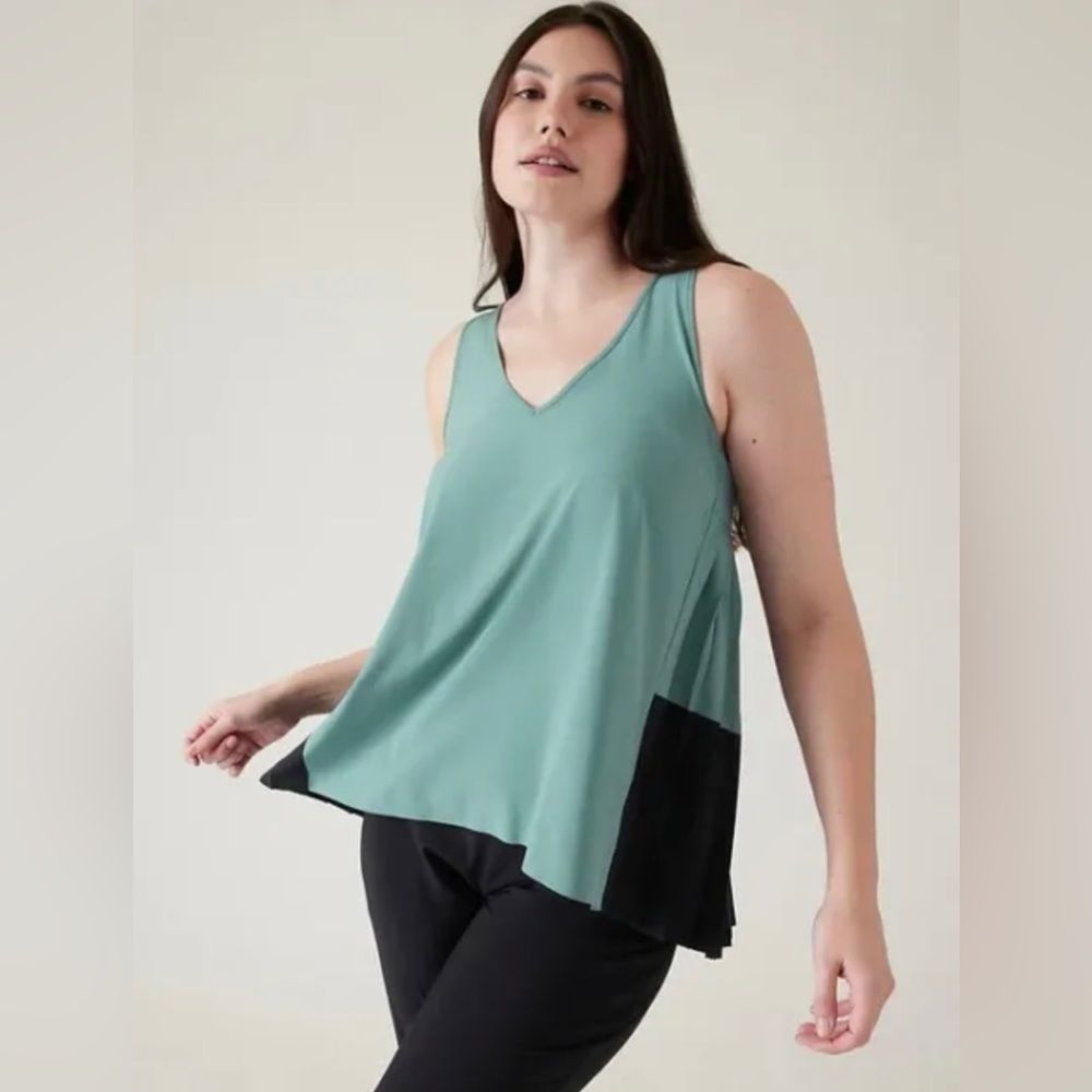 Athleta Swing Forward Pleated Tank Top Size Medium Teal/Black NWT Retail $109 - Picture 5 of 9